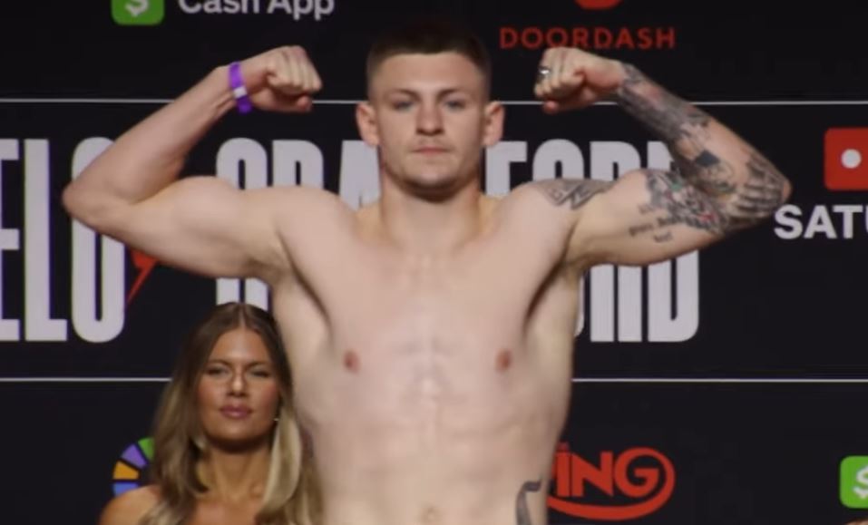 Callum Walsh Bicep flex