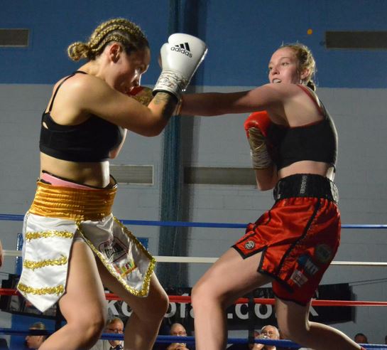 Eleanor Coulson fights Sandra Lopez Gomez Photo