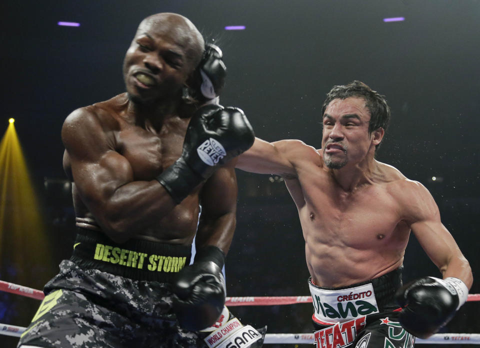 Juan Manuel Marquez hits Tim Bradley