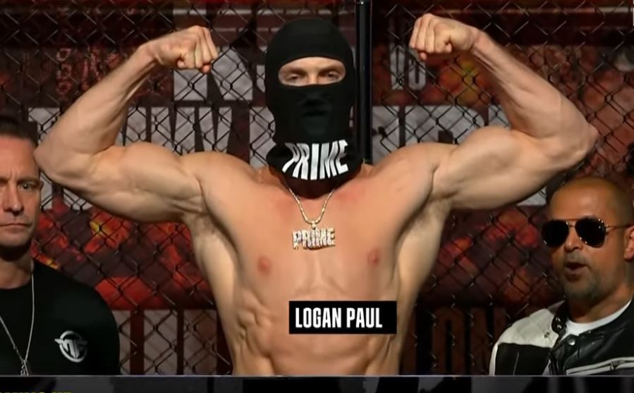 MF & DAZN: X Series 10 – The Prime Card Logan Paul bicep muscle flex