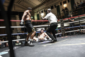 Heavyweight Hunter drops Eli Frankham