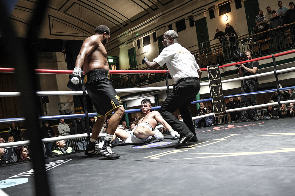 Heavyweight Hunter drops Eli Frankham