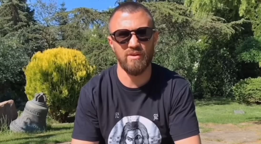 Vasyl Lomachenko wearing shades