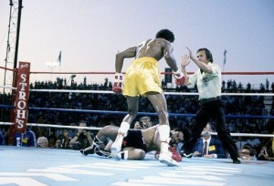 Hearns looking at the fallen Duran. Photo: Getty Images