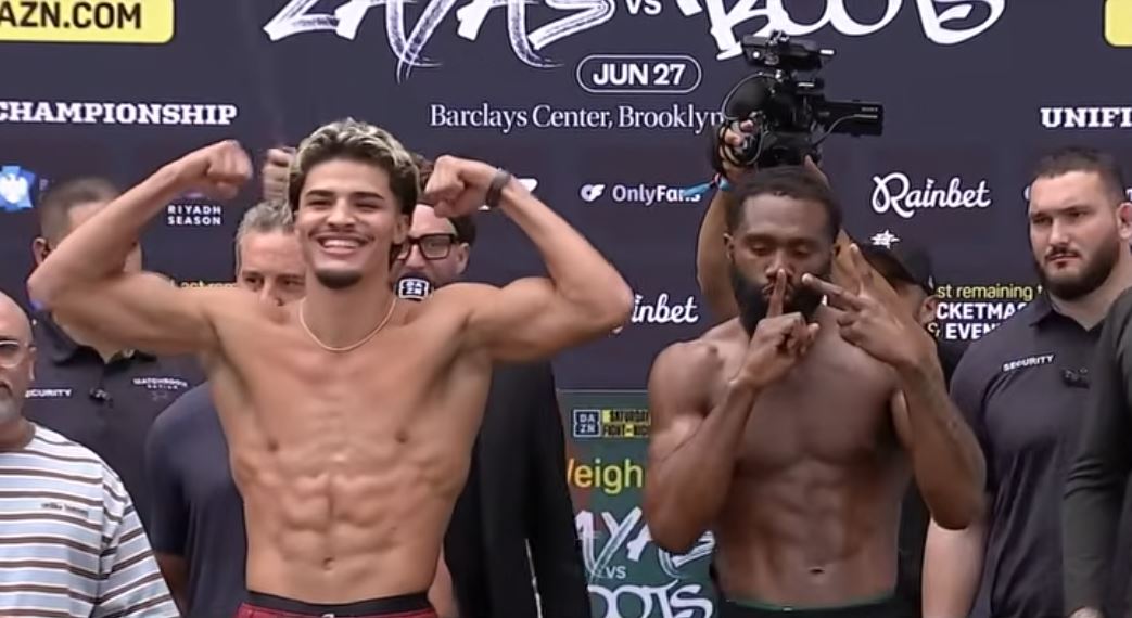 Champion Xander Zayas and Boots Ennis make weight for their 154 pound title fight